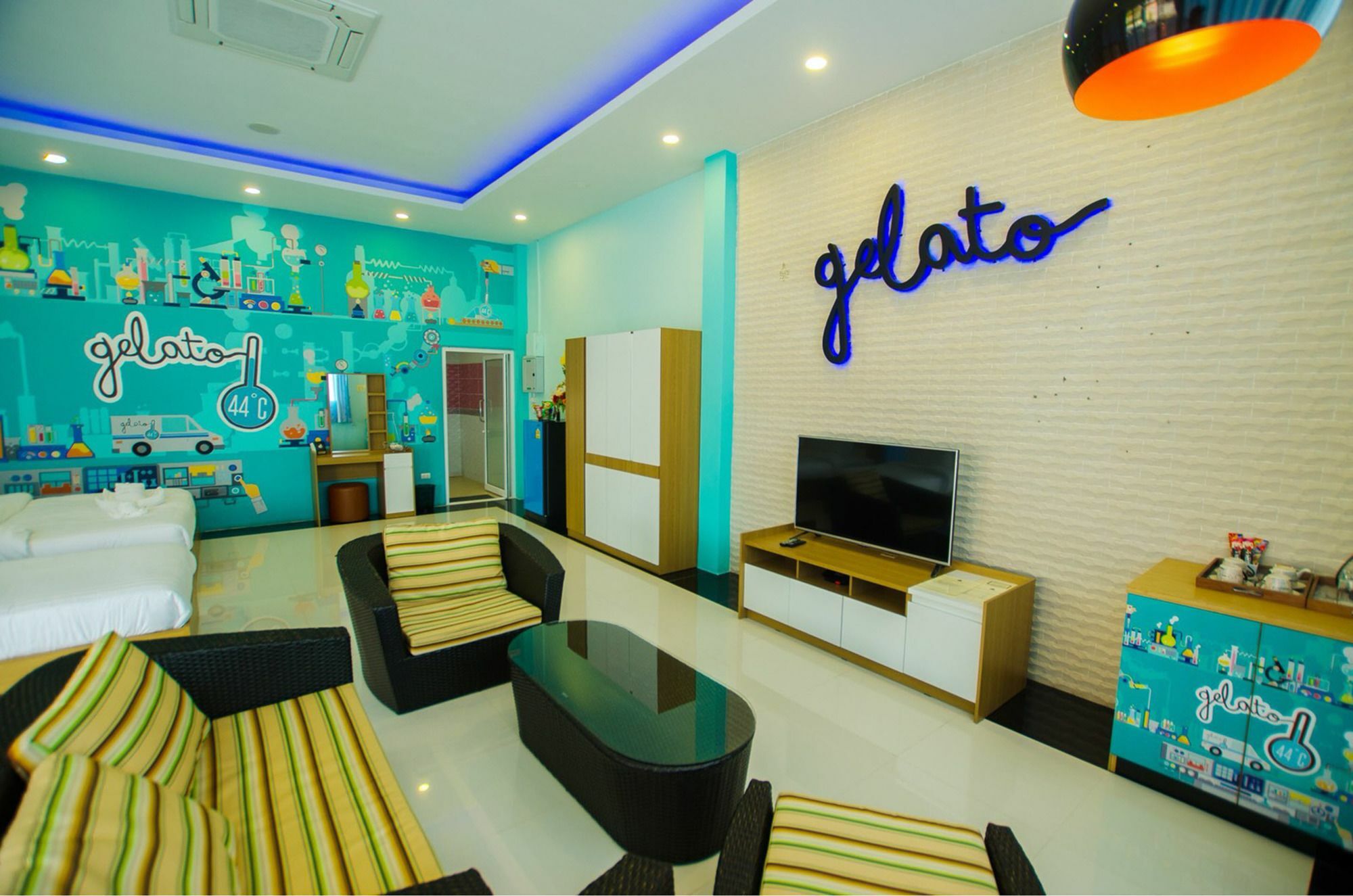 אודון תאני Usotel Waterland Hotel מראה חיצוני תמונה