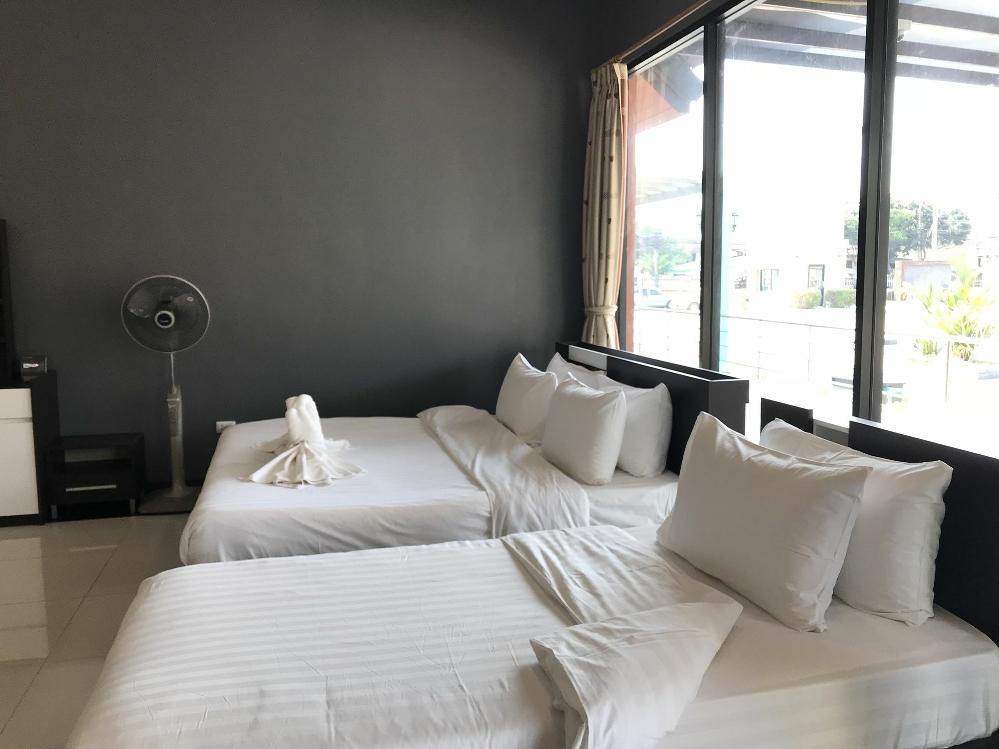 אודון תאני Usotel Waterland Hotel מראה חיצוני תמונה
